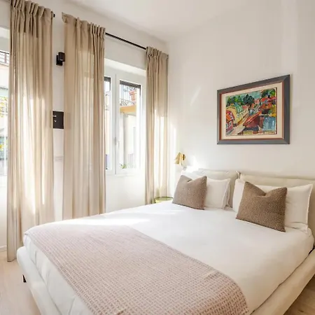Appartement Design In Risorgimento Milan